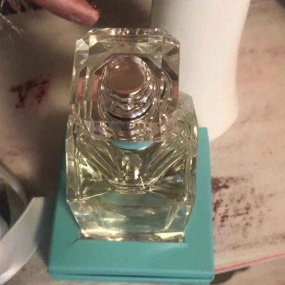 New Tiffany & Co. Eau De Parfum 2.5 Fl. Oz. Natural Spray Vaporisateur - Picture 5 of 17